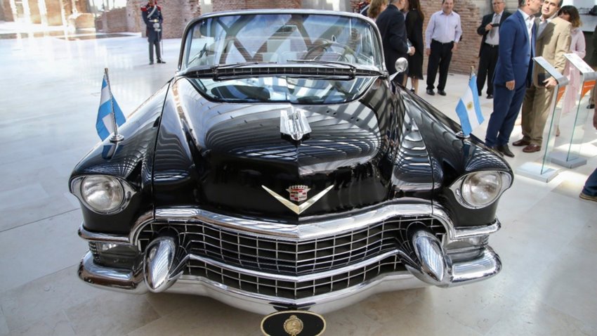 El Cadillac de Perón vista delatera