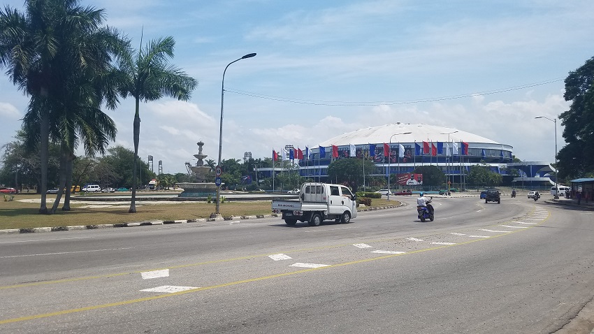 La rotonda de la Ciudad Deportiva y el Bidet de Paulina o la Fuente Luminosa