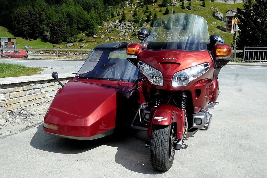 Hoy la moto con sidecar es más potente y aerodinámica