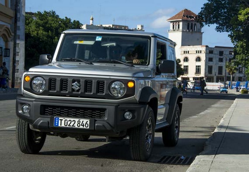 En busca de las raíces de La Habana en un jeep Suzuki