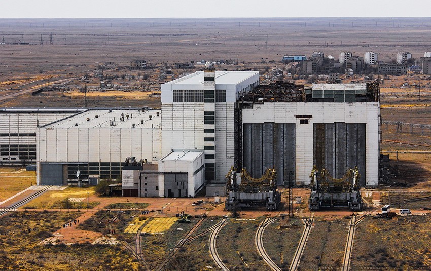 La línea férrea del cosmódromo Baikonur es decisiva en los viajes al espacio exterior. Es también la vía ferroviaria industrial más larga de la Tierra.