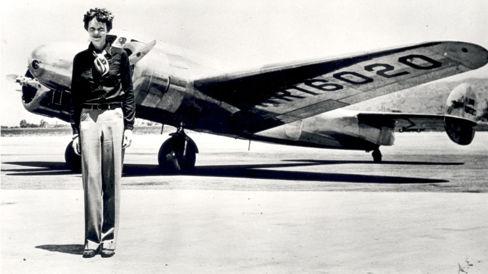 primera mujer aviadora en dar la vuelta al mundo, Amelia Earhart
