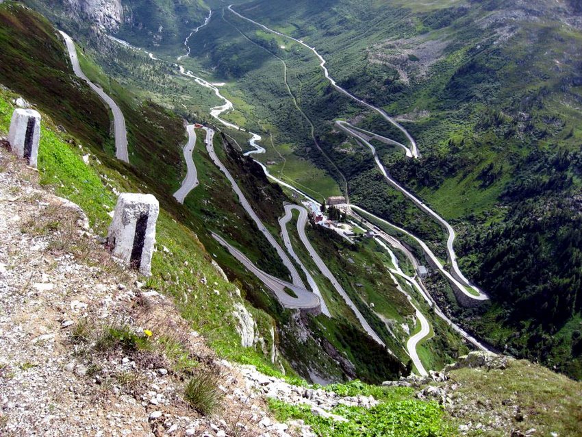 La carretera sube poco a poco