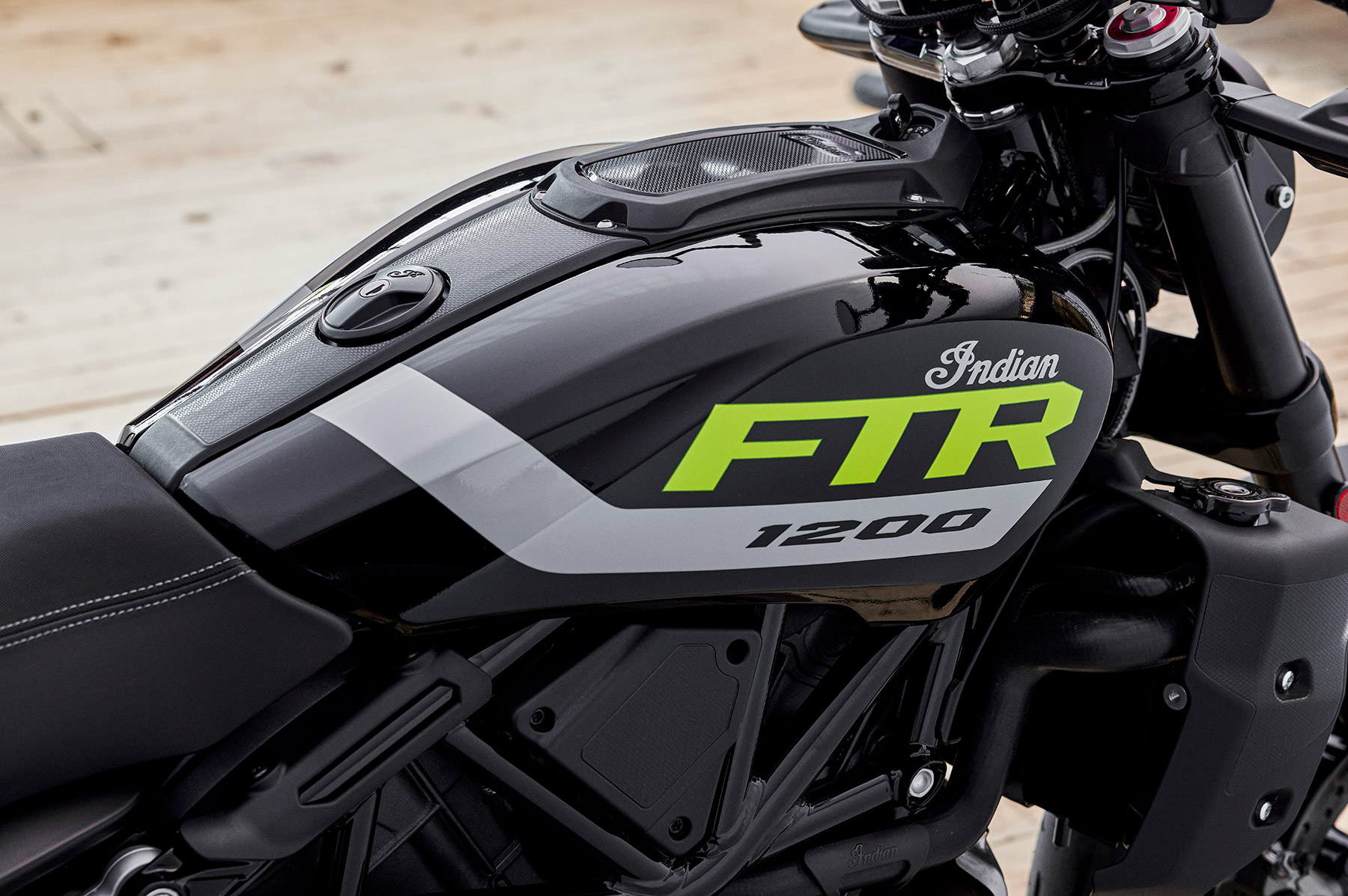 Indian FTR 1200 S Carbón