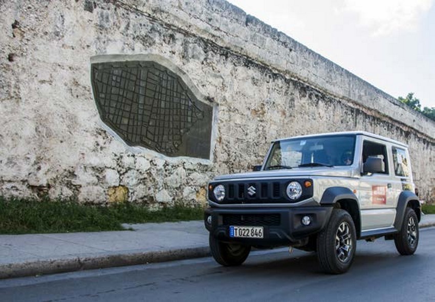 En busca de las raíces de La Habana en un jeep Suzuki