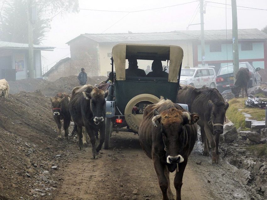 Los Regter en pueblos latinoamericanos  con su Ford T