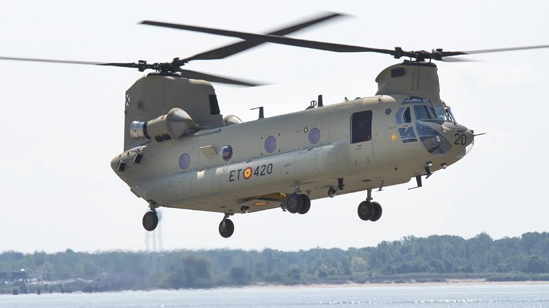 Primer vuelo del Boeing CH-47