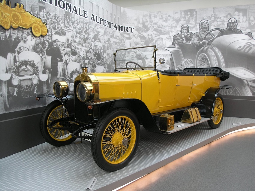 Con Audi, Horch entra al mundo de la competición y entre 1911 y 1914, la marca se hace notar en la Austrian Alpine Run con el Audi C 14/35 (CV)