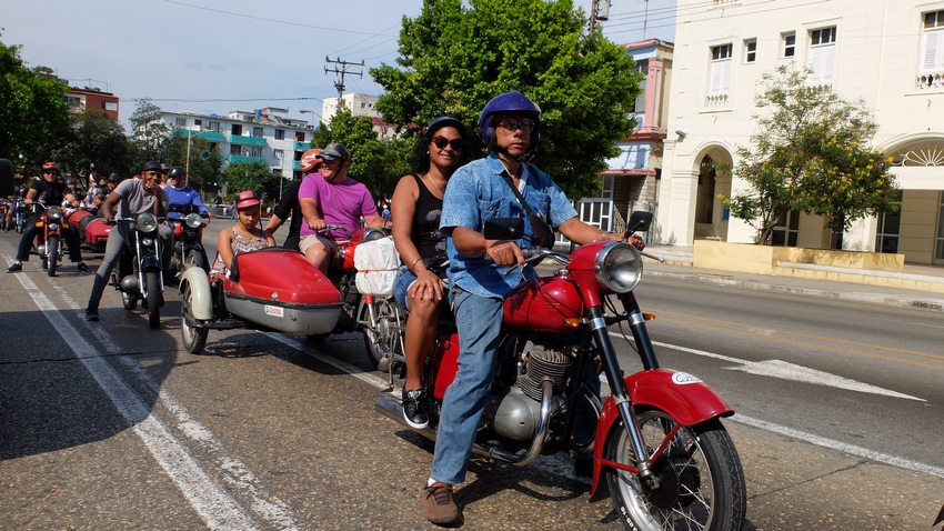 Club de motos CZ-JAWA Cuba
