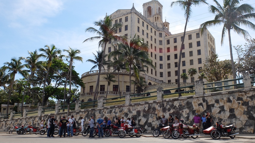Club de motos CZ-JAWA Cuba en la Piragua
