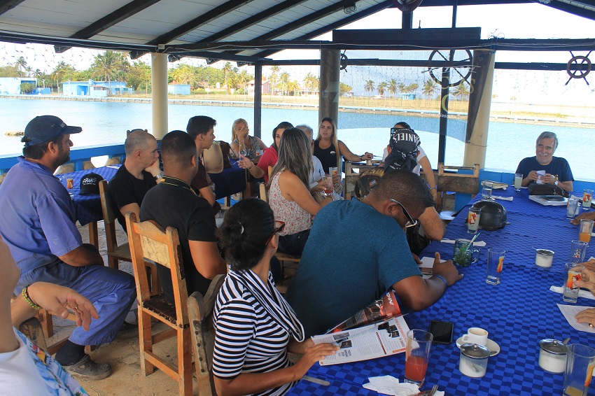 Desayuno de Trabajo en el Laurel del equipo Excelencias del Motor