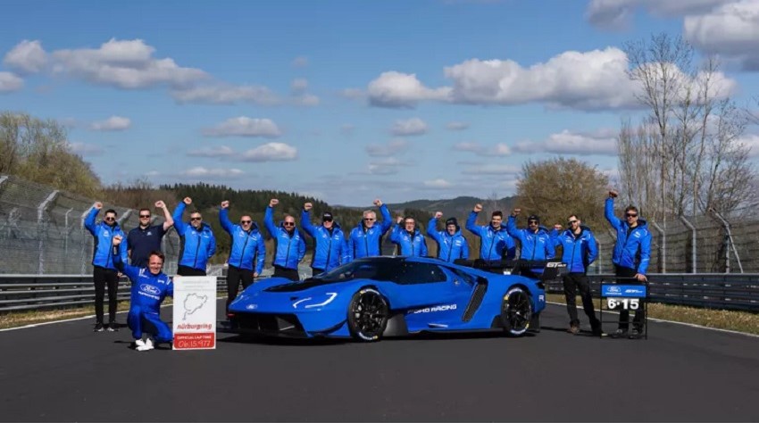 Ford GT Mk IV, el modelo americano más rápido en el circuito alemán «Infierno Verde»