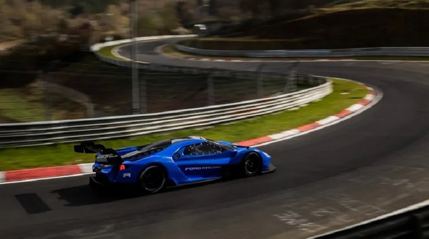 Ford GT Mk IV, el modelo americano más rápido en el circuito alemán «Infierno Verde»