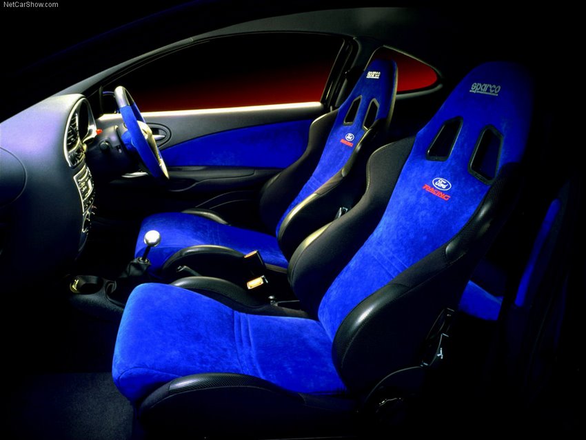 Interior del Ford Puma de 1999