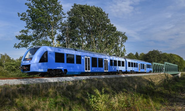 La compañía ferroviaria estatal alemana Deutsche Bahn y Siemens desarrollan un nuevo tren impulsado por hidrógeno, que reduciría a 0 las emisiones de carbono para el 2050.