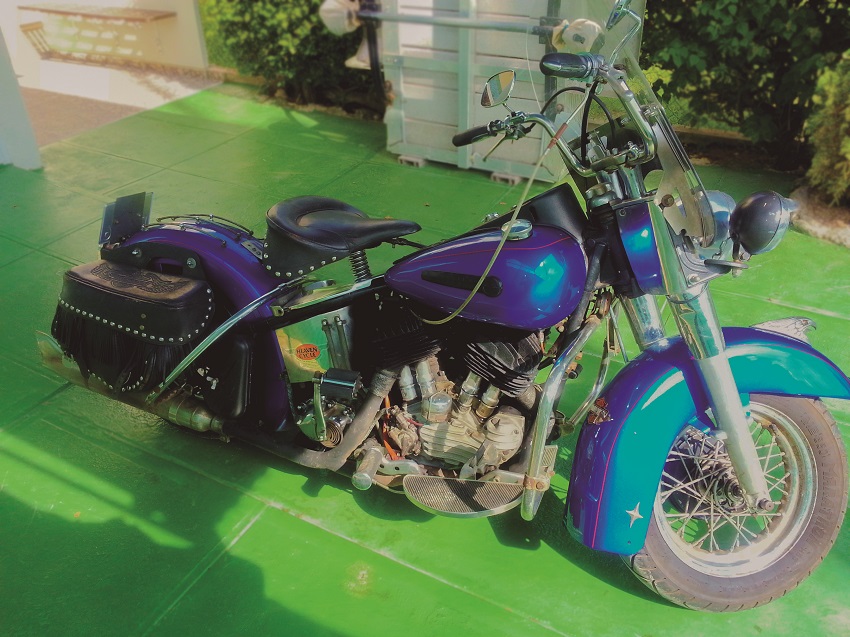 Harley-Davidson Flathead de 1941 en la Habana antes de reparar