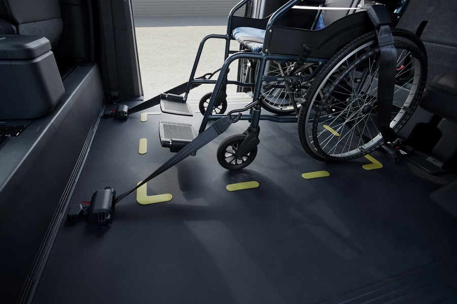 Kia presume nueva Van PV5 WAV Side Entry