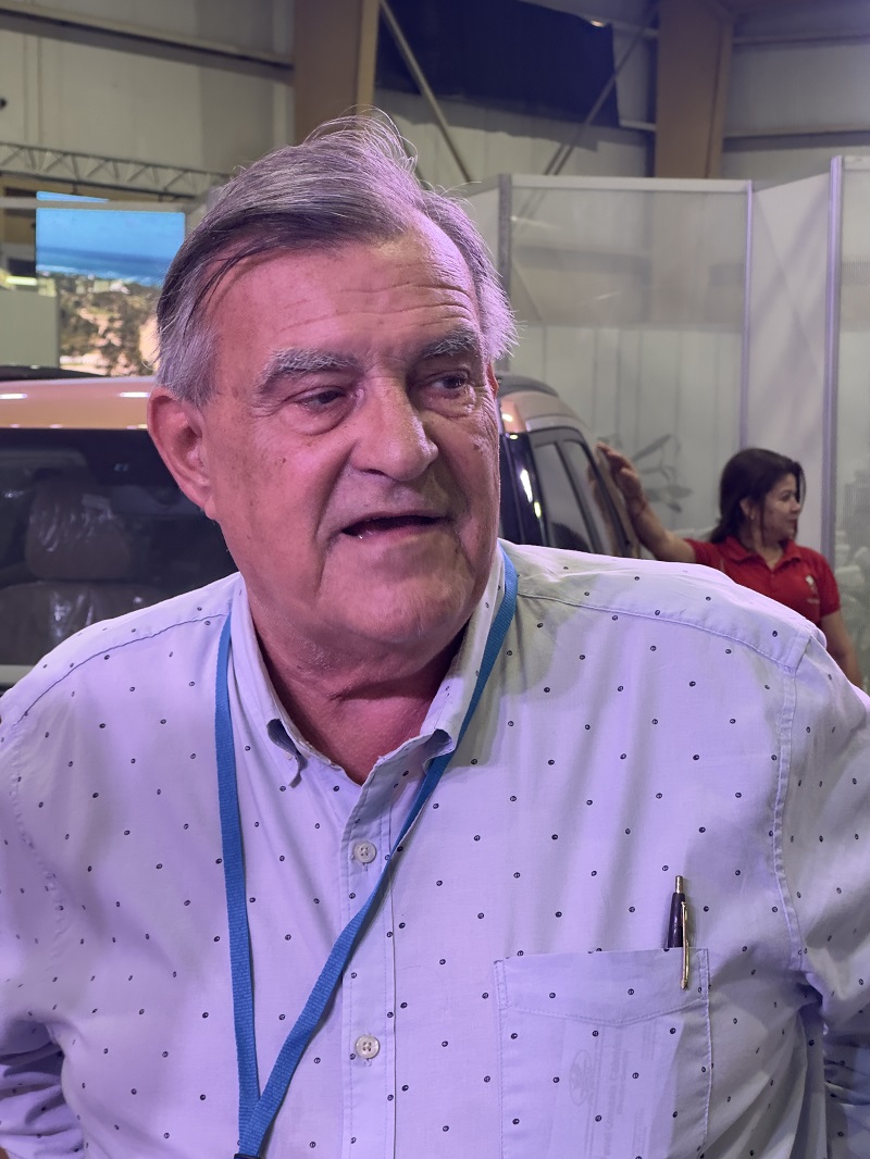Finauto con su sistema de carga solar para coches  en FITL 2025 