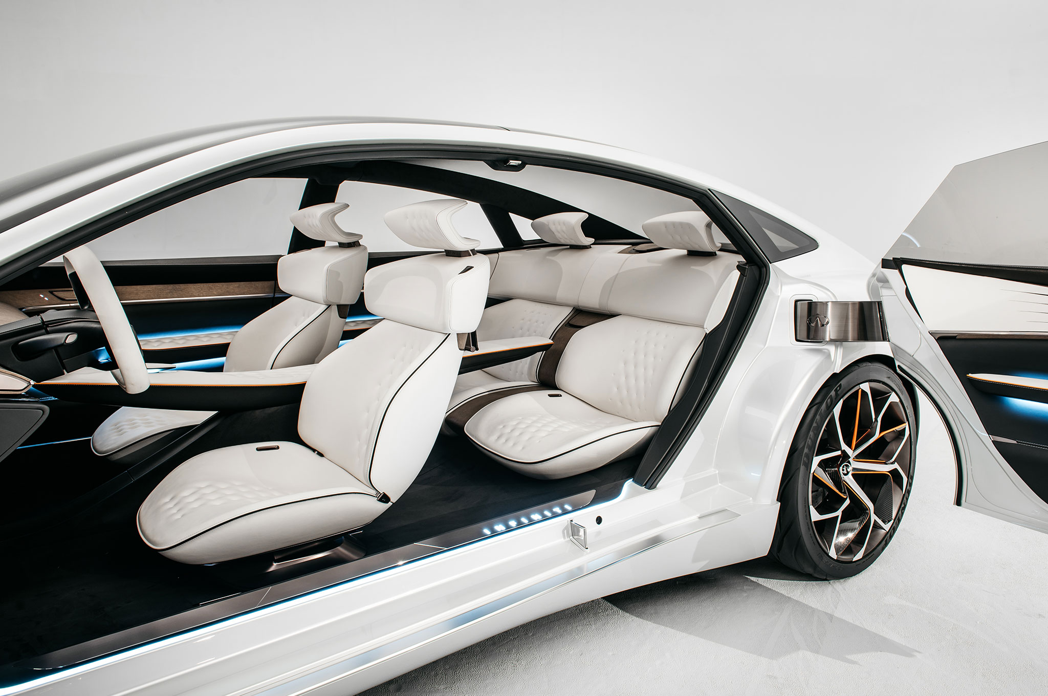  InfinitiQ Inspiration Concept vista interior