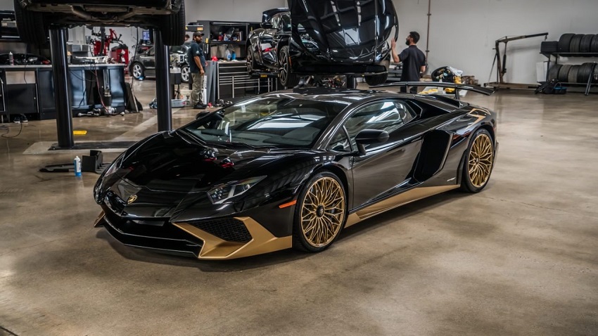 Lamborghini Aventador SV modificado en un garage de Ad Personam
