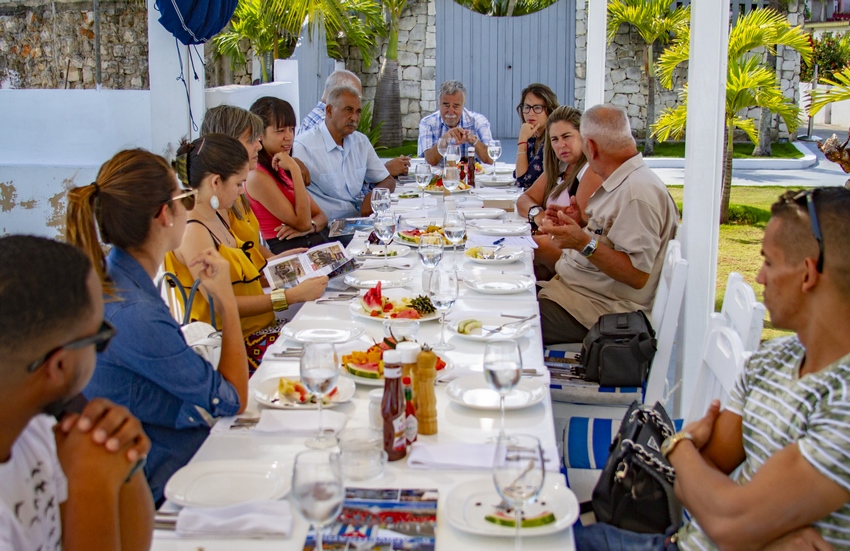 Excelencias del Motor en desayuno de trabajo en el restaurante Marea