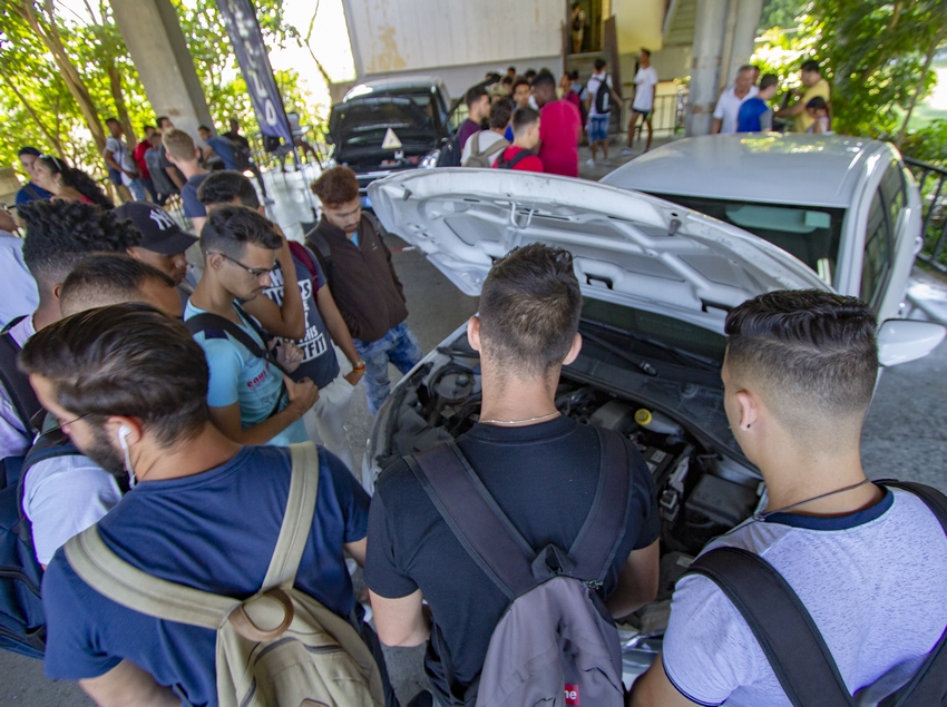 Presentación de parque automotor de BDC Internacional en la Jornada Científica de la Facultad de Ingeniería Mecánica