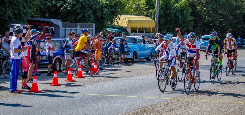 Clásica 200 km Excelencias del Motor Cierre