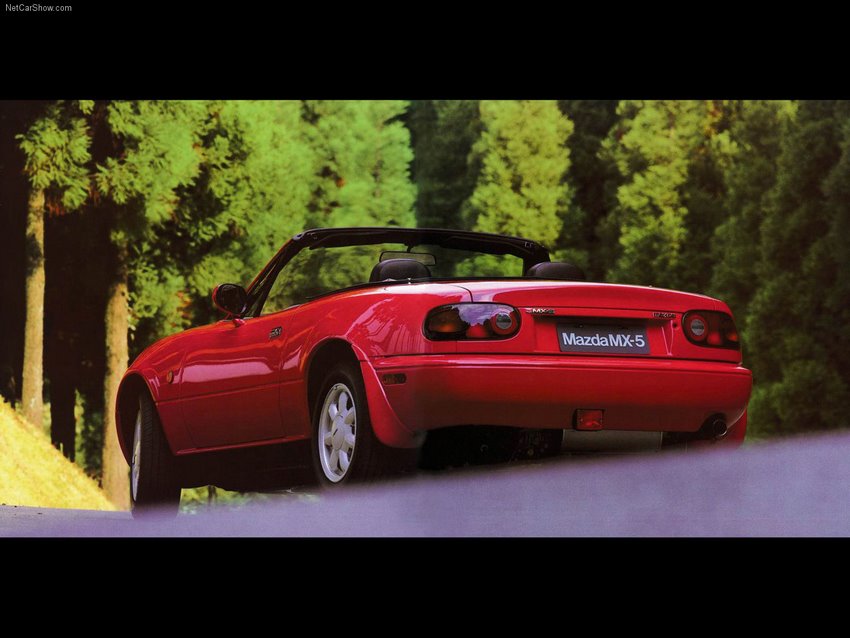 Mazda MX-5 1989 vista trasera