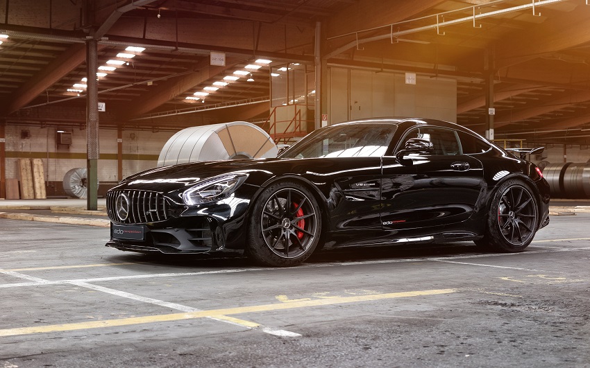 Mercedes-AMG GT R PRO negro