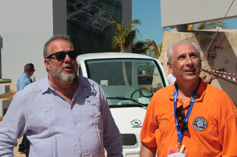 Ministro de Turismo, junto a José Carlos de Santiago