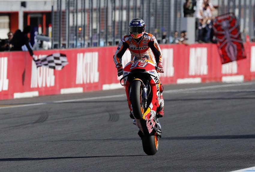 Marc Marquez en su honda hacciendo entrada triunfal en Moto Gp Japón 2018