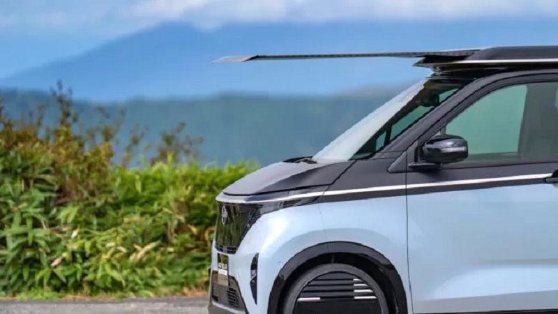 Nissan por aumentar la autonomía con toldo solar