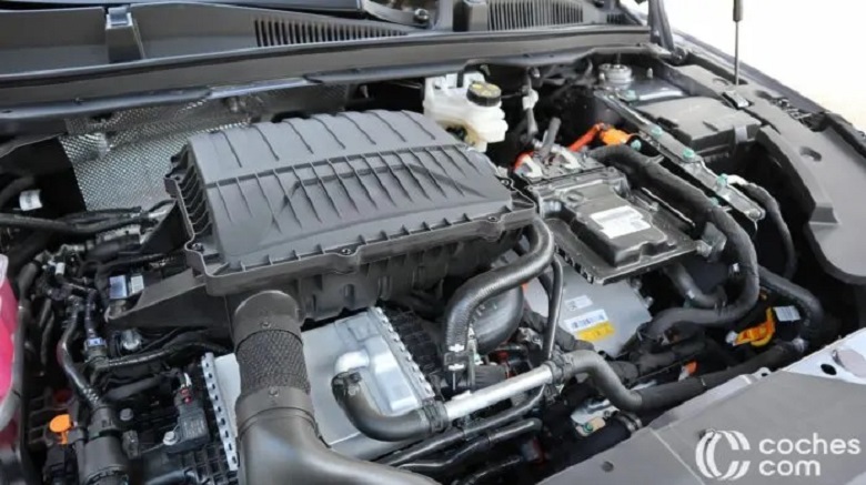 Cubiertas de plástico, ideales para proteger el motor del coche