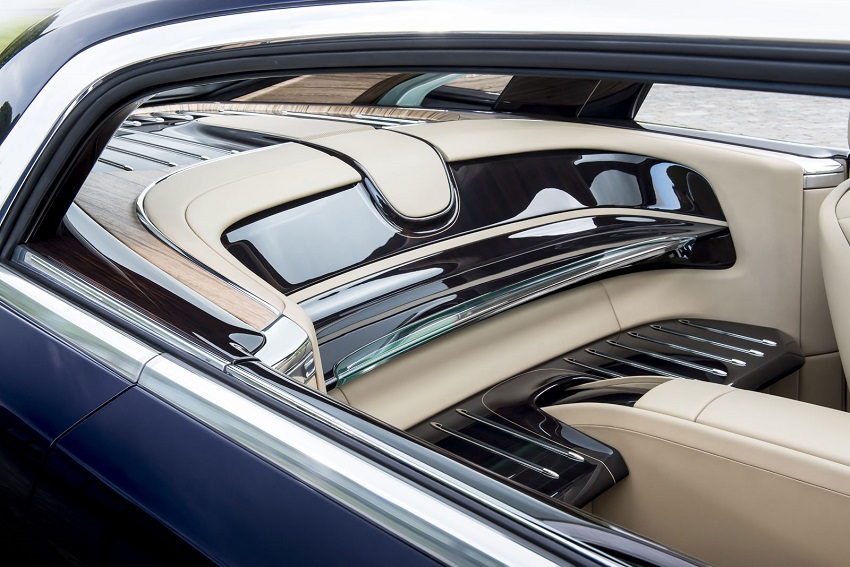 Interior del coche Rolls Royce Sweptail