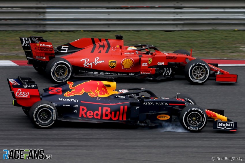  Sebastian Vettel y Max Verstappen de Ferrari en el GP # 1000 de Fórmula 1