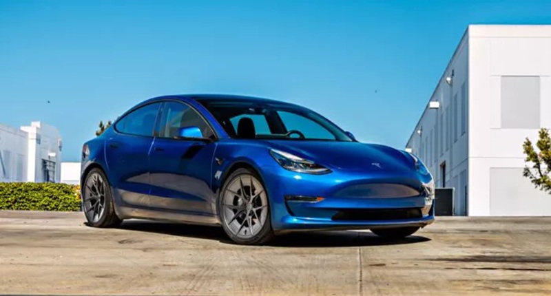 Tesla apuesta por llantas indestructibles