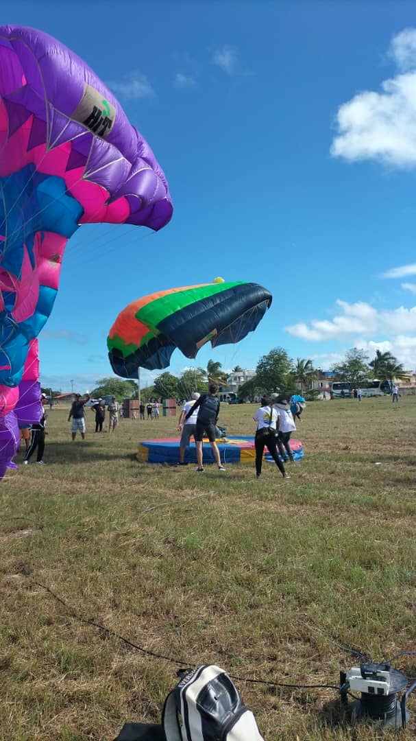 III FESTIVAL DE DEPORTES AEREOS EN CUBA