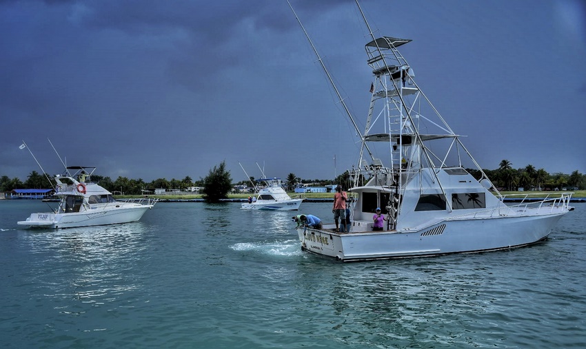 El equipo búlgaro Lucky One mantuvo el liderato luego de sumar dos casteros azules en la segunda fecha de la justa de pesca deportiva más importante de la Isla.