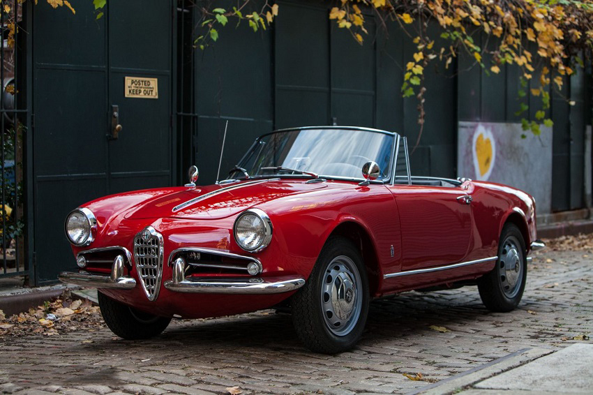 Alfa Romeo Giulietta Spider de 1959 rojo