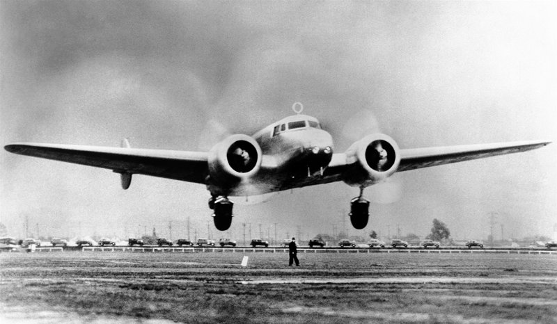 primera mujer aviadora en dar la vuelta al mundo, Amelia Earhart