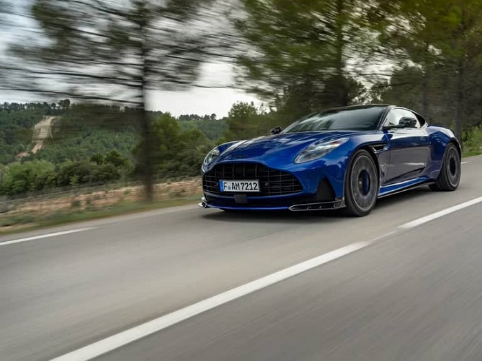 Aston Martin DB12
