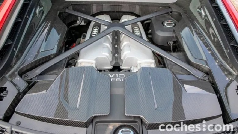 Cubiertas de plástico, ideales para proteger el motor del coche