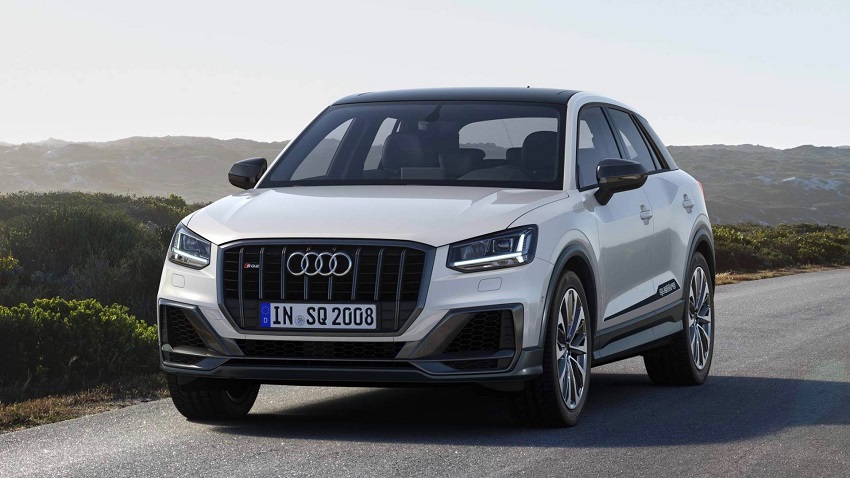 Audi SQ2 plateado