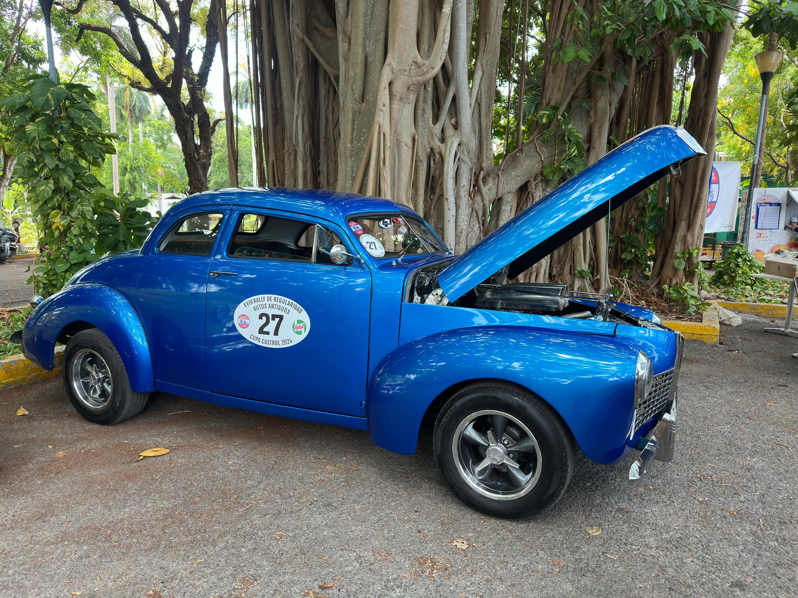 Celebran el Día de los Padres “A lo Cubano”