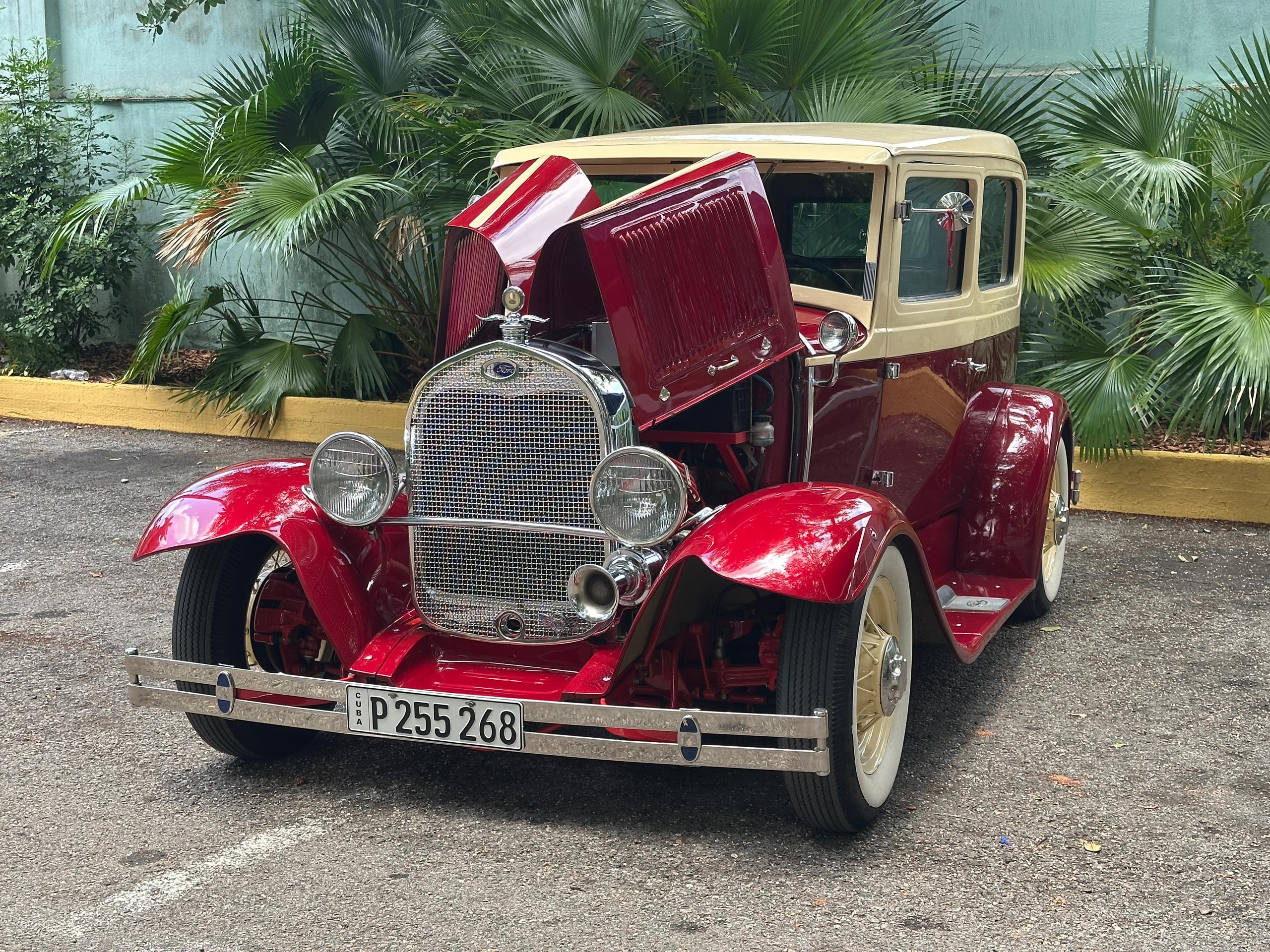 Celebran el Día de los Padres “A lo Cubano”