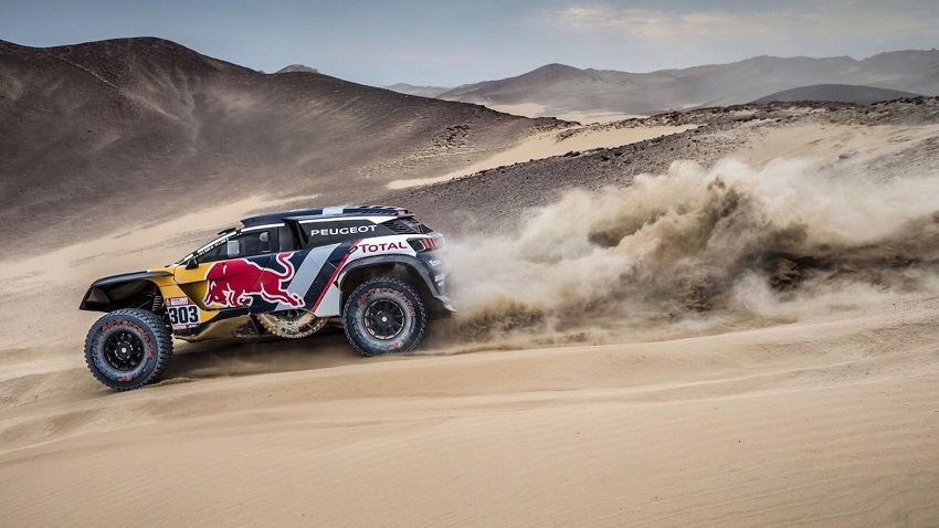 Rally Dakar 2019 coche a toda velocidad