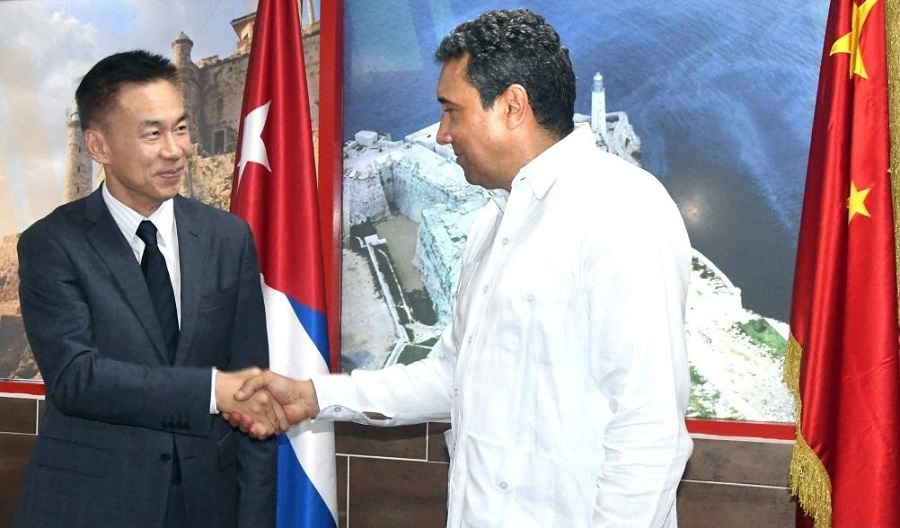 Ministro de transporte de cuba y embajador chino en cuba 