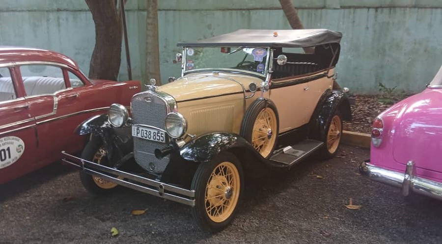 Club de Autos Clásicos y Antiguos