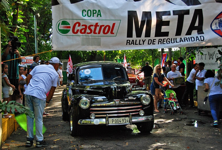 XIV Rally de Regularidad de Autos Antiguos “A lo cubano” Copa Castrol 2018 en los Jardines de Tropicana