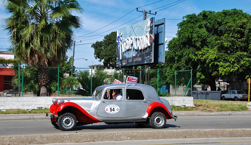 XIV Rally de Regularidad de Autos Antiguos “A lo cubano” Copa Castrol 2018 en los Jardines de Tropicana